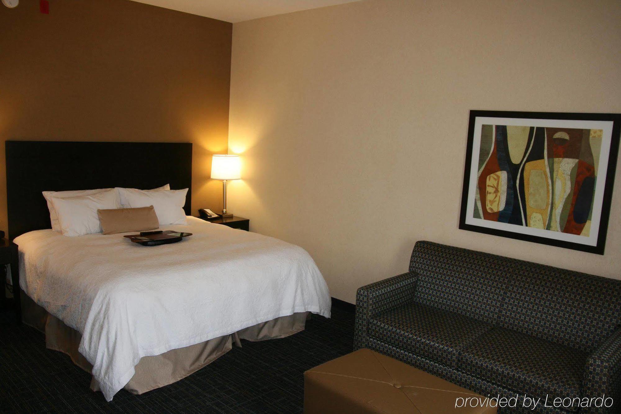 Hampton Inn Winfield Tucker Phòng bức ảnh